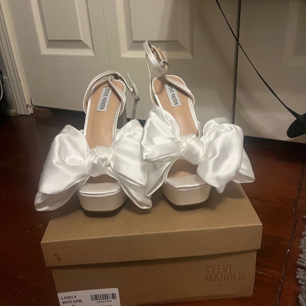 Steve Madden White Satin Heels with Bow